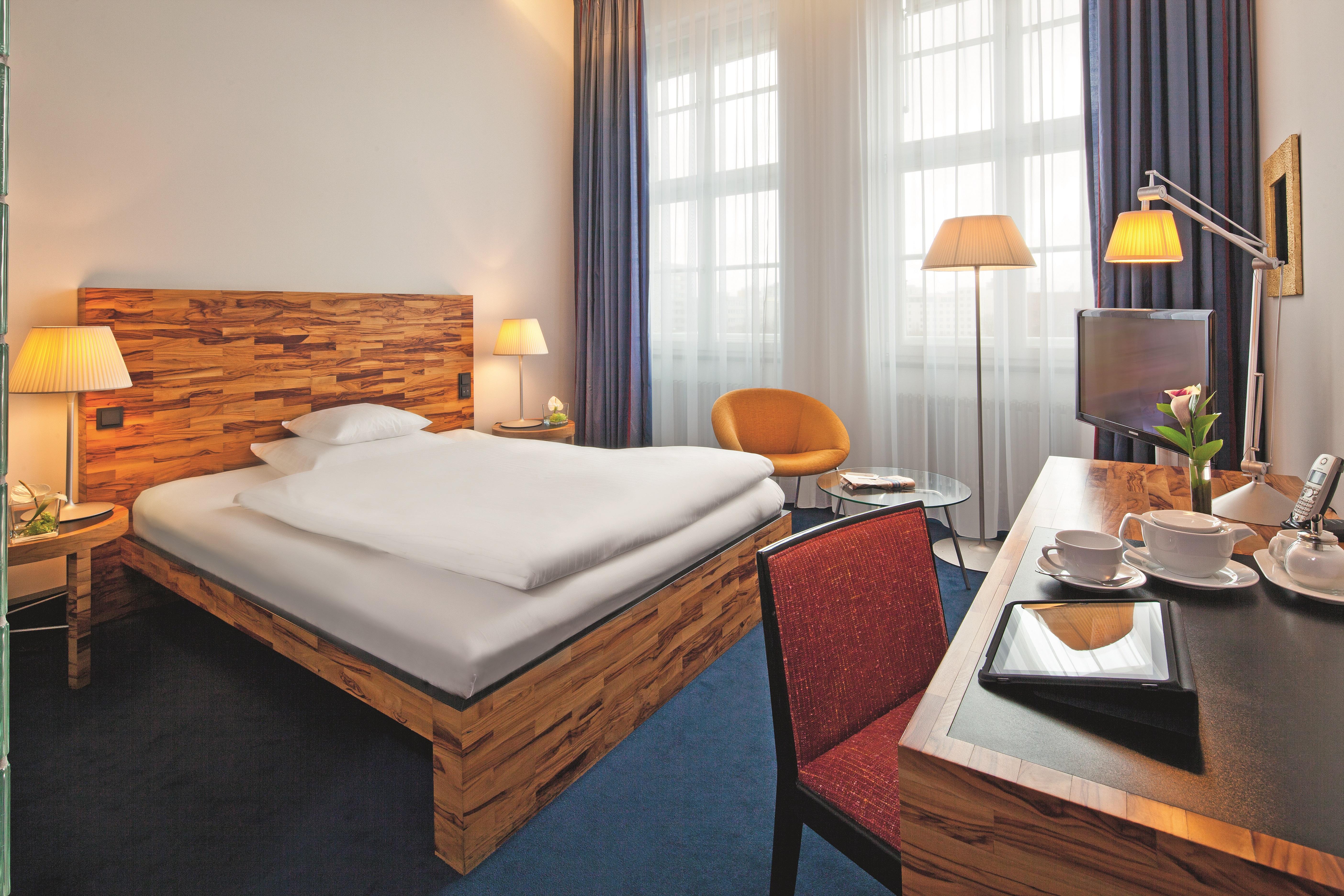 Hotel Moevenpick Am Potsdamer Platz 4*