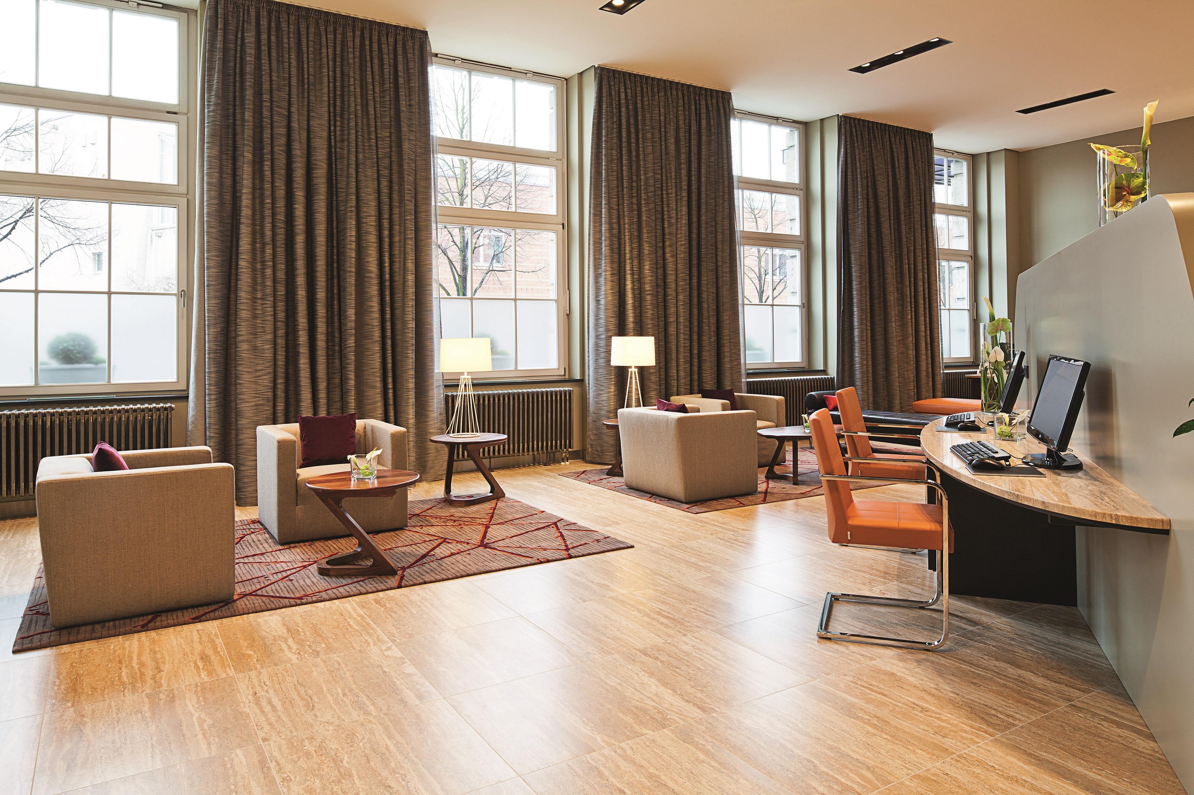 Hotel Moevenpick Am Potsdamer Platz 4*