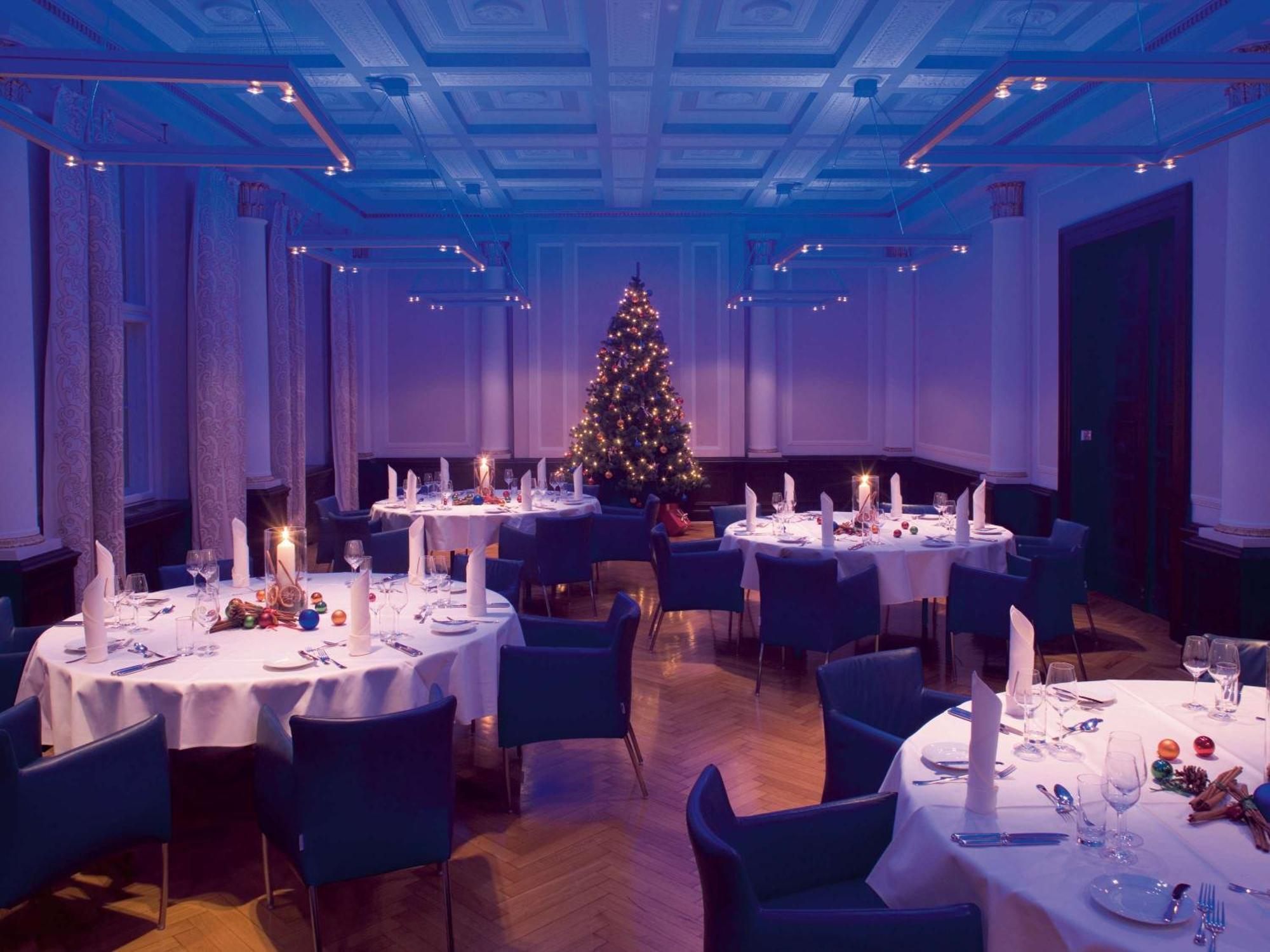 Hotel Moevenpick Am Potsdamer Platz 4*