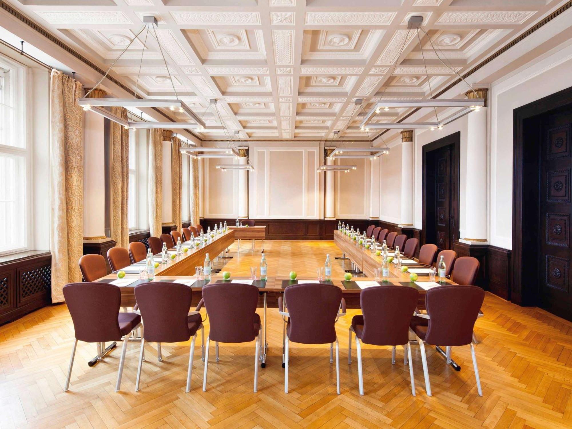 Moevenpick Am Potsdamer Platz Hotel 4*